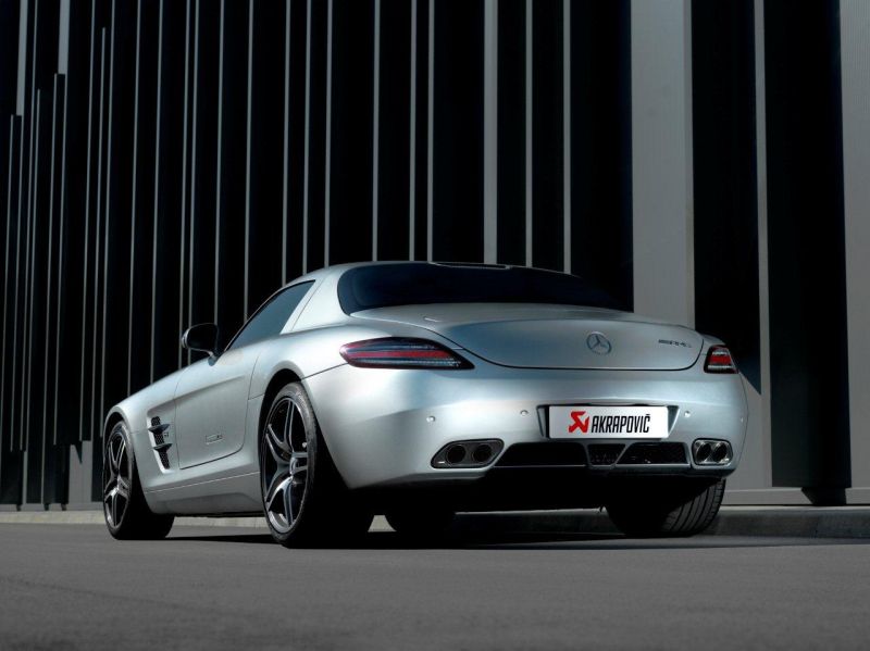 Mercedes Benz SLS AMG Akrapovic Exhaust