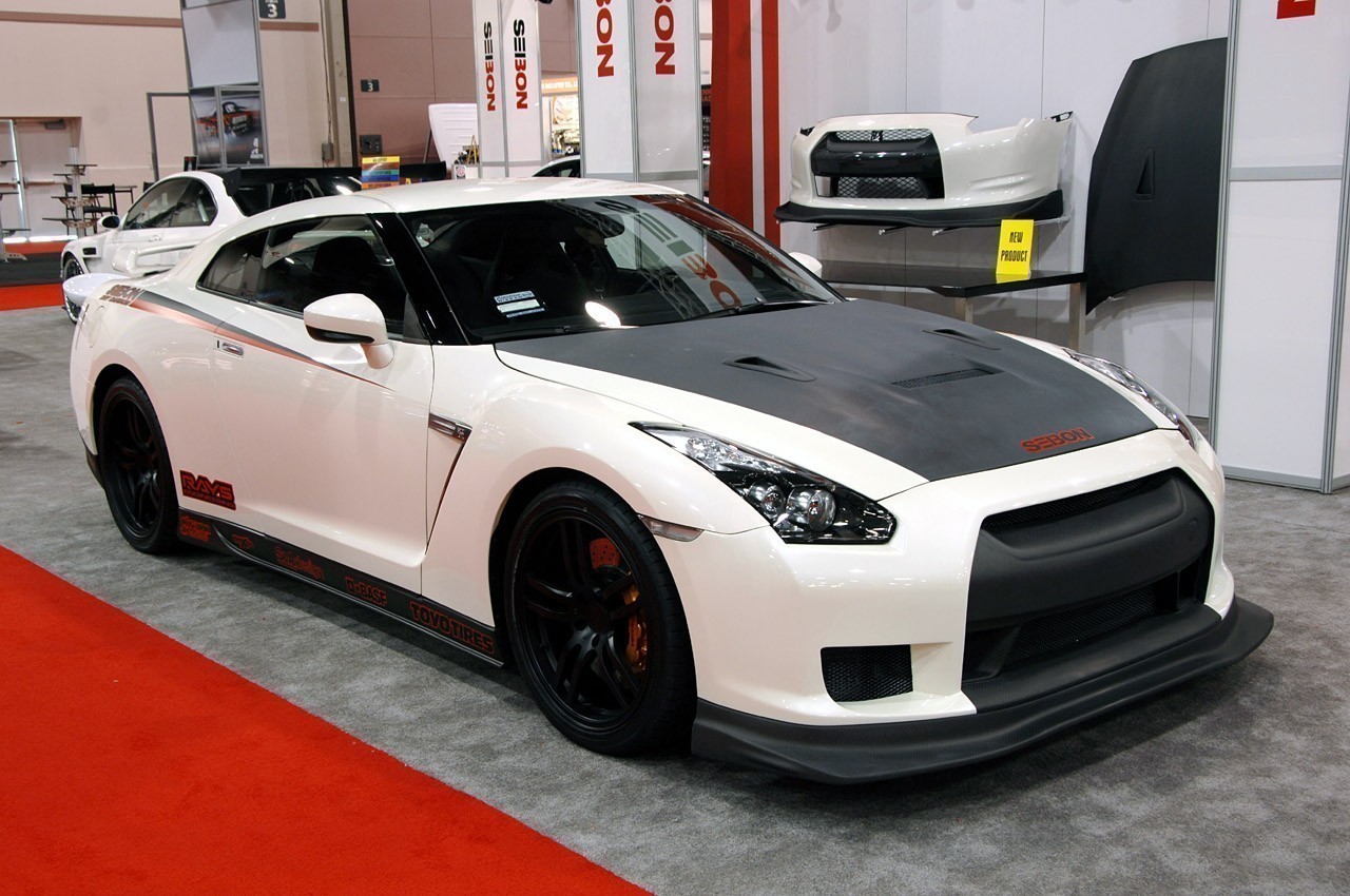 SS Side Skirts on Nissan GT-R by Seibon