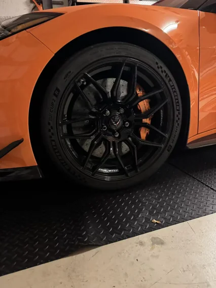 2020+ C8 Corvette Floating Center Caps (Set of 4) - Show Edition