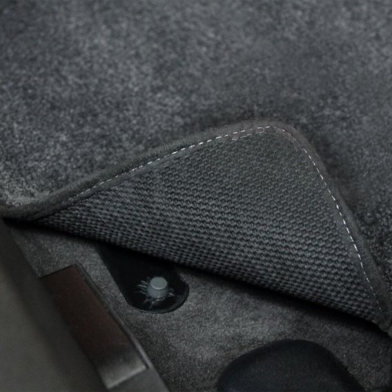 2012-2014-cadillac-srx-lloyd-mats-3pcs-mat-cadillac-logo