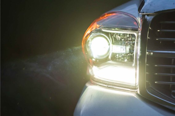 2006-2008 Dodge Ram Morimoto XB Hybrid LED Headlights with Bi-LED Projectors and Daytime Running ...