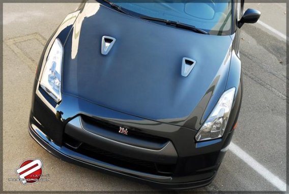 Nissan GT-R R35 Dry Carbon Hood